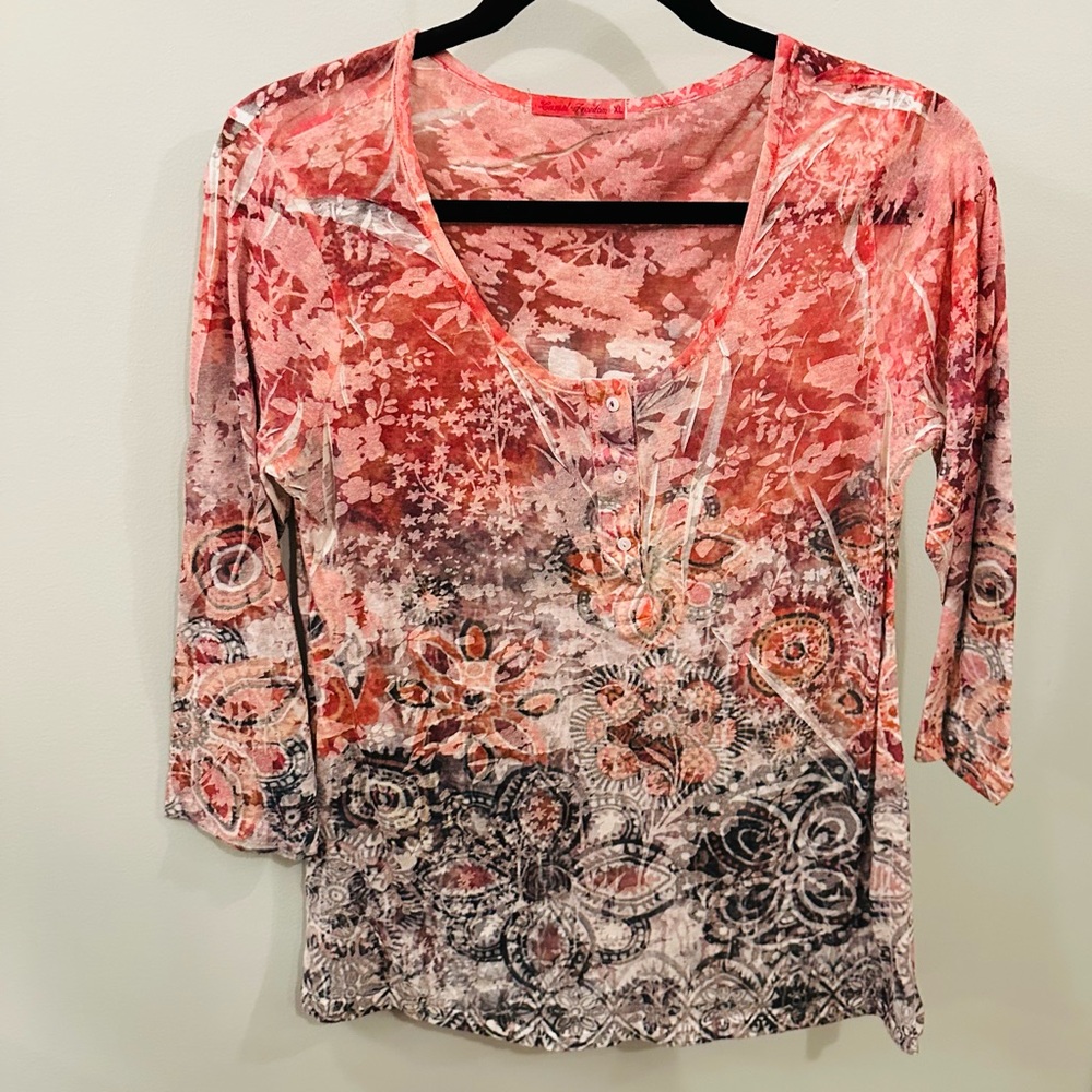 Casual Freedom Women’s Burnout Print Top Size XL